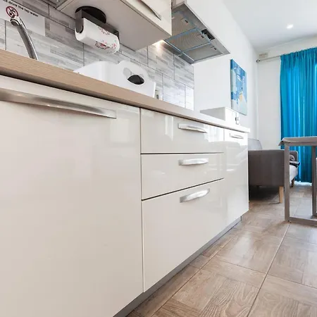 Apartment W6- 1 Double Bedroom Modern Apt-Close To The Sea St. Paul's Bay