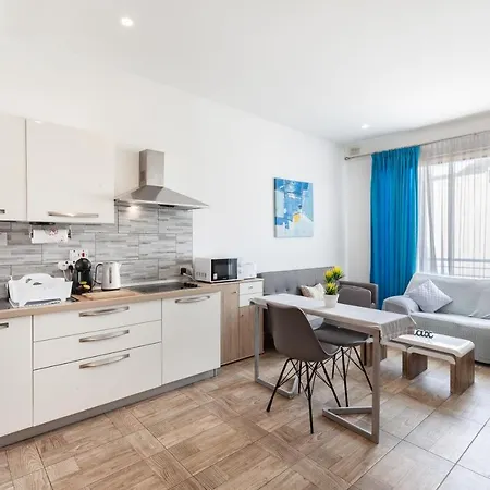W6- 1 Double Bedroom Modern Apt-Close To The Sea *