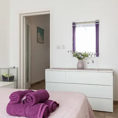 W6- 1 Double Bedroom Modern Apt-Close To The Sea St. Paul's Bay